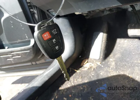 2016 Toyota Rav4 Xle из США, поврежденный, VIN JTMWFREV5GJ082183